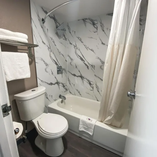 غرفة بسرير كوين، Motel6 Sacramento, CA - North 7/10