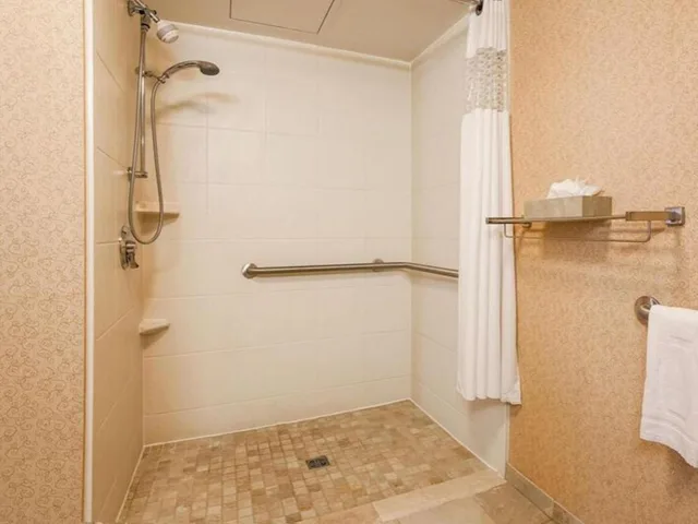 استوديو بسريرين كوين مع أريكة لذوي الإعاقة، Hampton Inn & Suites Poughkeepsie 6/6