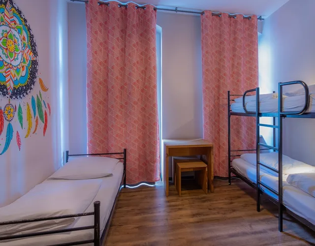 سكن مشترك مختلط بثلاثة أسرّة، Sunflower Hostel 1/4