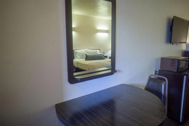 غرفة بسرير كوين لذوي الإعاقة، Sunnyside Inn & Suites 6/7