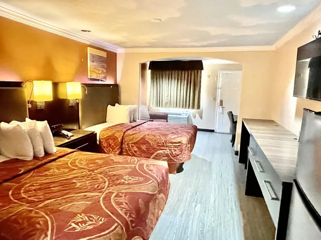 غرفة قياسية بسريرين كوين، Luxury Inn & Suites Liberty 1/6