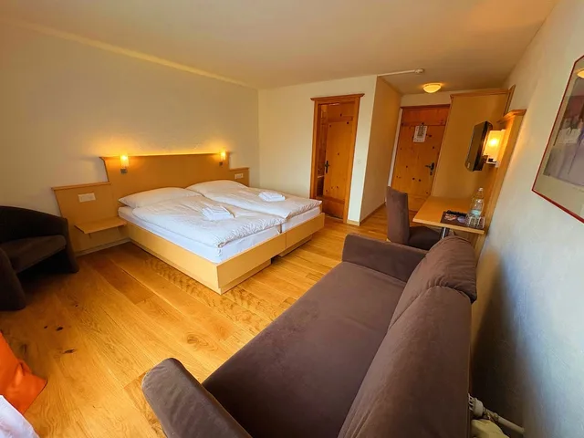 Comfort, Double Bed, Madrisa Lodge 2/7