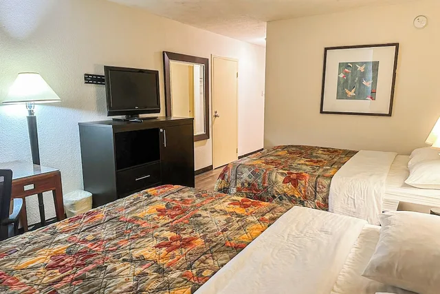 غرفة بسريرين مزدوجين، Jackson Hotel And Convention Center 2/7
