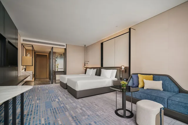 غرفة بريميوم بسريرين مزدوجين، Crowne Plaza Shaoxing Binhai New Area by IHG 1/4