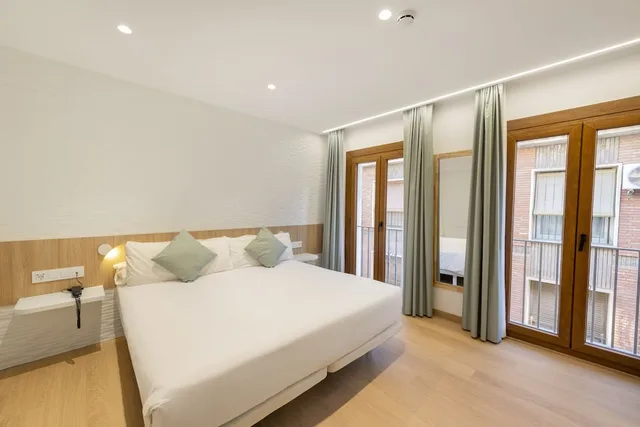 Roof Top, Studio, Queen Bed, Sofa, Pool Access، Odyssey Rooms Alicante 1/5