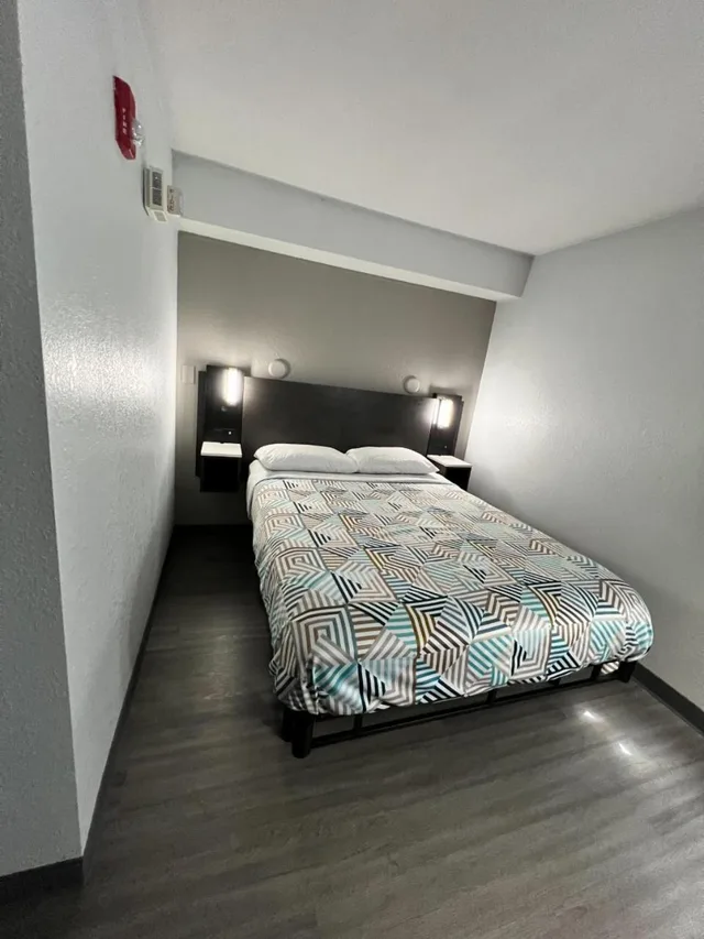 Room, Queen Bed, Accessible, Motel6 Council Bluffs, IA - Omaha East 7/10