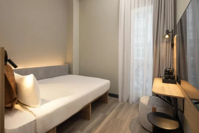 Moxy, Queen Bed، Moxy London Piccadilly Circus 3/10