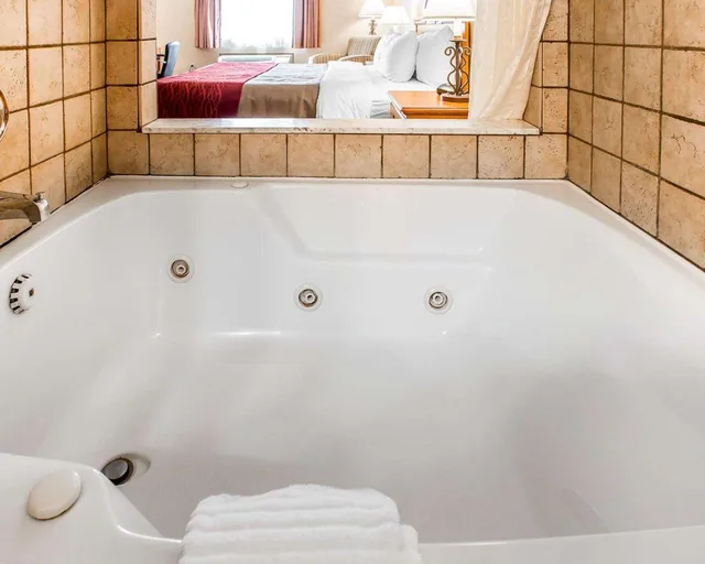 غرفة بسرير كينج، Quality Inn Sidney OH 3/3
