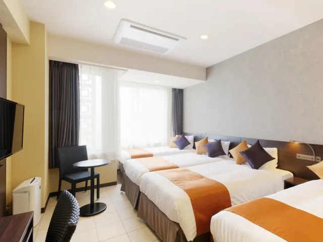 Hollywood, Twin Beds, 4 Beds، Naha Central Hotel 1/2
