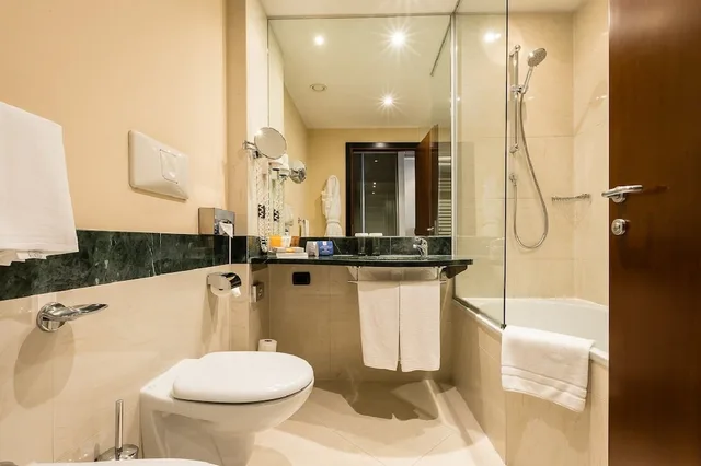 غرفة قياسية بسريرين منفصلين، Crowne Plaza Milano Malpensa Airport 8/10