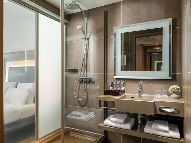 Superior, Twin Beds, Novotel Istanbul Bosphorus Hotel 8/10