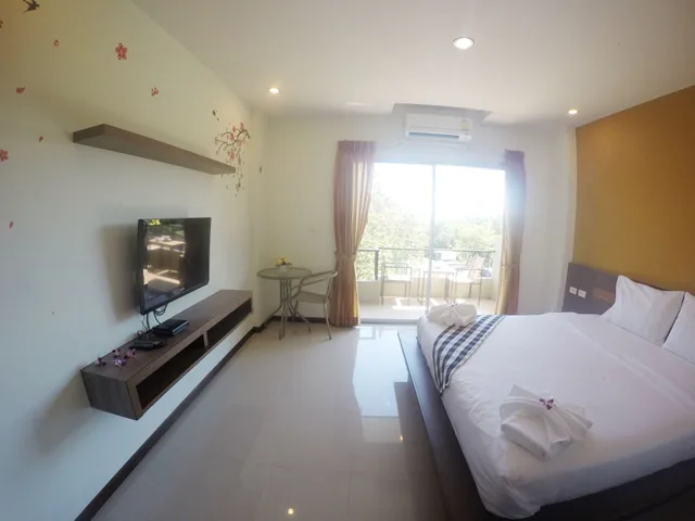 غرفة ديلوكس بسرير كينج، Benjamas Place 1/3