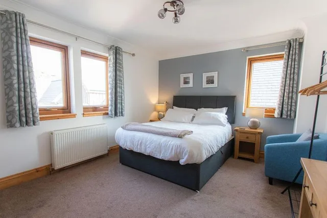 Room, Double Bed, Redwood House 1/1