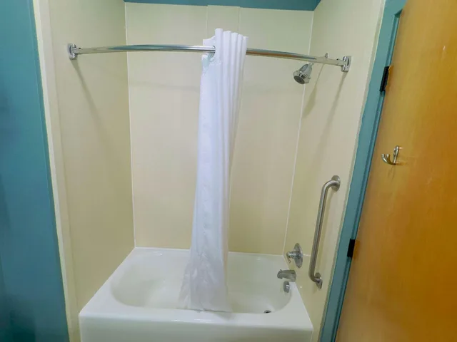 غرفة مفردة بسرير كينج مع أريكة، Best Western Plus Glen Allen Inn 8/8