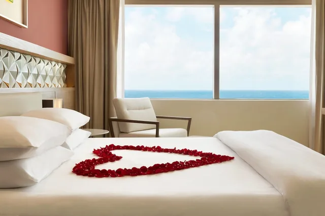 Club Ocean Front Corner Suite، HYATT ZIVA CANCUN 2/4