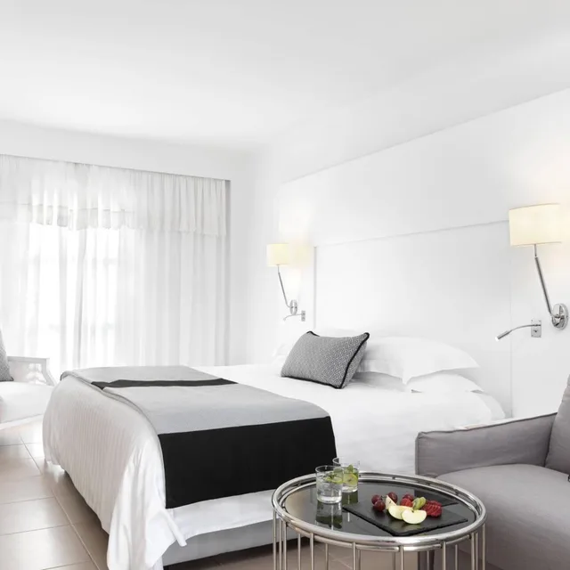 غرفة بريميوم ثلاثية بسرير كينج، Aressana Spa Hotel and Suites 8/10