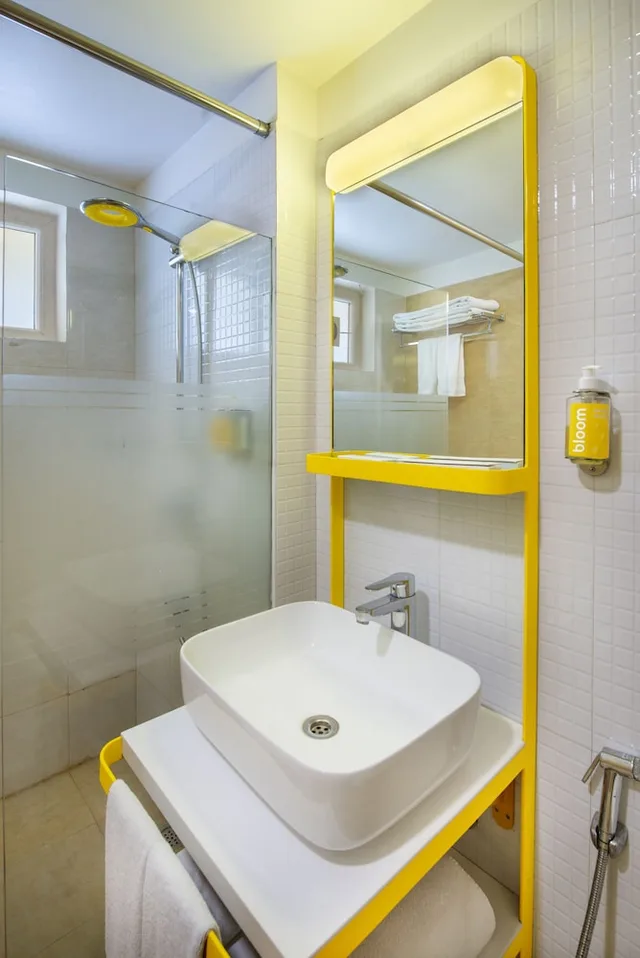 غرفة قياسية مفردة، Bloomrooms At Link Road 5/6