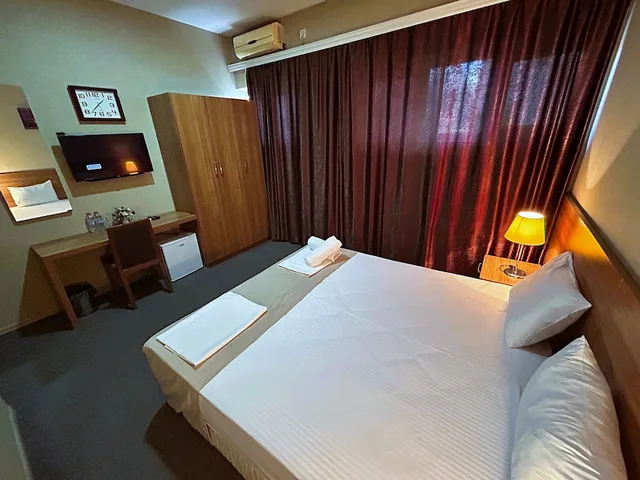 Room, Double or Twin Bed, City View, Pool Access، The Family Hotel 1/6