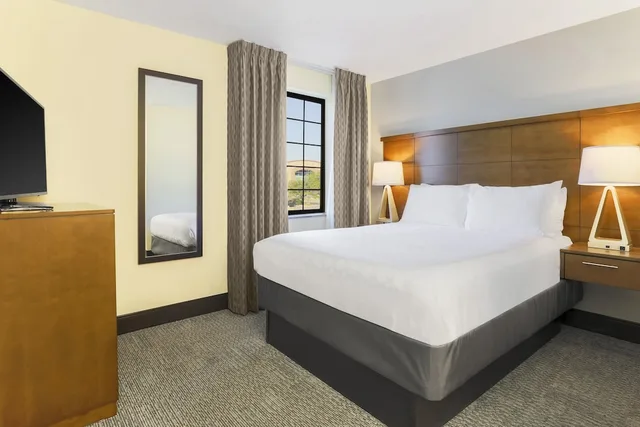 جناح بسرير كينج بغرفتي نوم بمطبخ، Staybridge Suites Reno 2/5