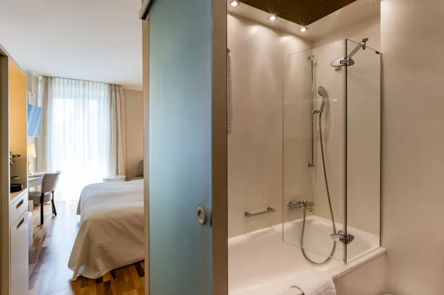 غرفة بسرير مزدوج بإطلالة على النهر، Hotel des Balances 6/6