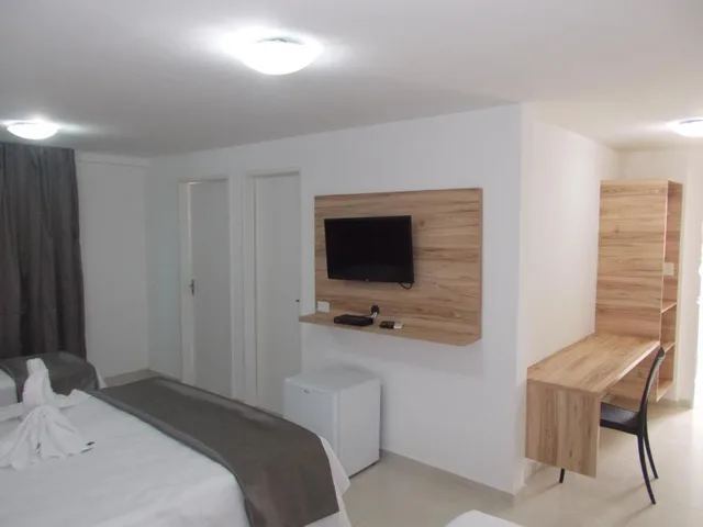 غرفة ثلاثية، Refugio Hotel 7/8
