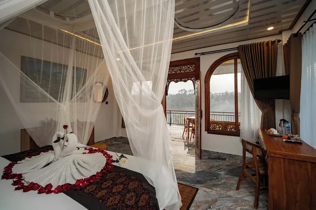 Grand, King Bed, Valley View, Hot Tub، Campuhan Sebatu Resort 1/8