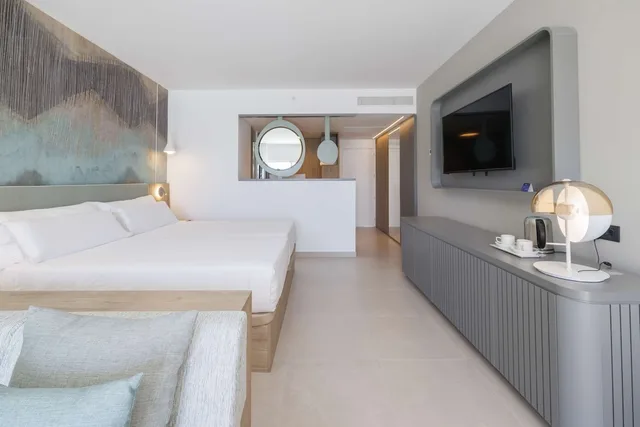 Junior Suite, Twin Beds, Radisson Blu Resort Lanzarote Adults Only 2/4