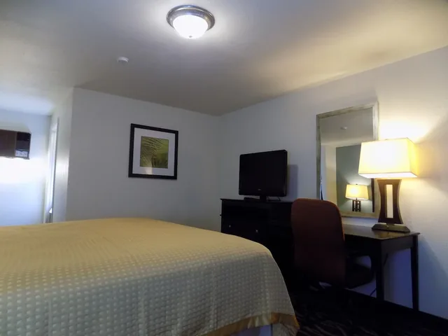 غرفة بسريرين مزدوجين، Budget Inn 2/3