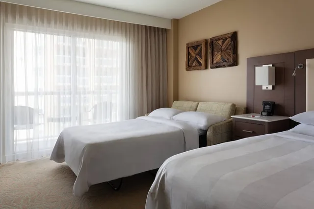 غرفة بسريرين كوين بإطلالة على البحر لذوي الإعاقة، Fort Lauderdale Marriott Pompano Beach Resort and Spa 4/8