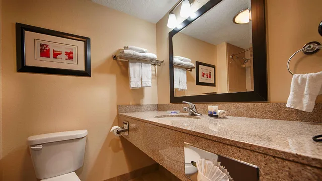 غرفة رباعية، Best Western Plus Airport Inn Suites Salt Lake City 7/9