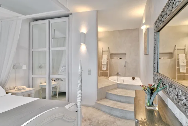 جناح غراند بسرير كوين بإطلالة على البحر بشرفة مع أريكة بحوض جاكوزي، Lilly Residence Boutique Suites Adults Only 6/8