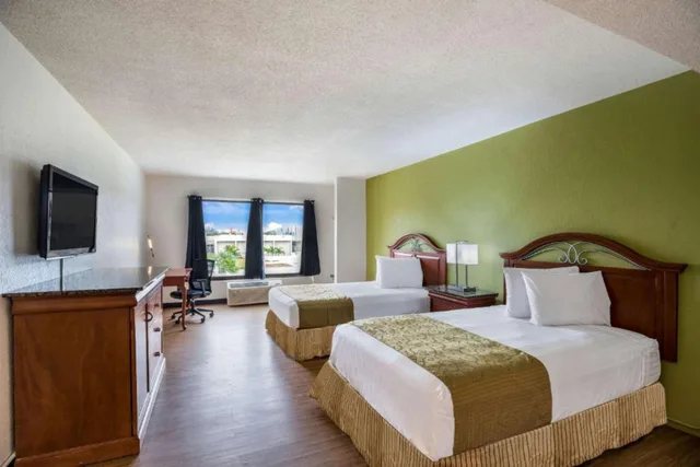 غرفة قياسية رباعية، OYO Hotel Orlando Airport 1/4