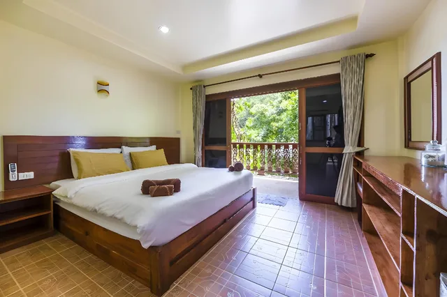 Room, Double Bed, Beach Side, Coral View Resort 2/2