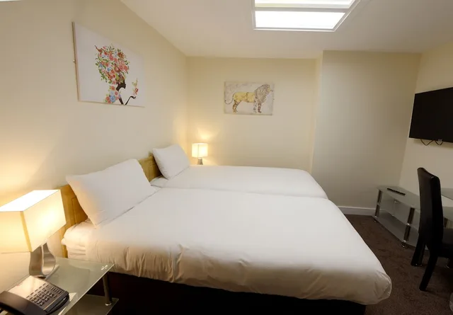 غرفة صغيرة بسريرين منفصلين، Grand Hotel Gosforth Park 1/2
