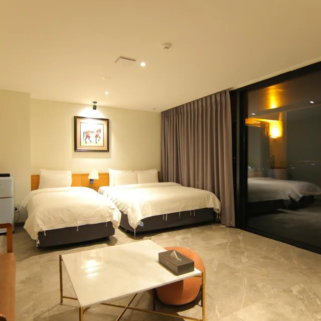 غرفة بسريرين منفصلين بإطلالة، Hotel Gite 3/10