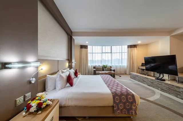 Junior Suite, King Bed, PrideInn Azure Hotel Nairobi Westlands 5/10