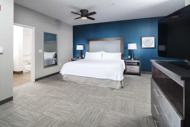 جناح استوديو بسرير كينج مع أريكة، Homewood Suites By Hilton Tulsa Catoosa 1/2