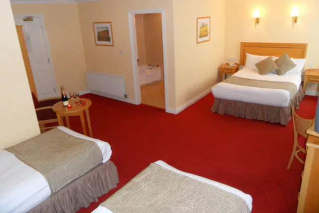 Room, Quadruple, The Western Hotel 1/2