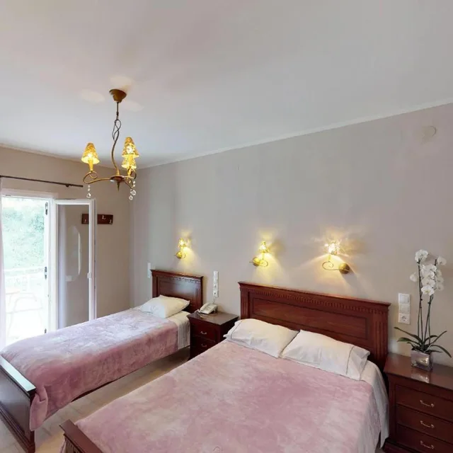 غرفة ثلاثية بشرفة، Maistrali Hotel 3/7