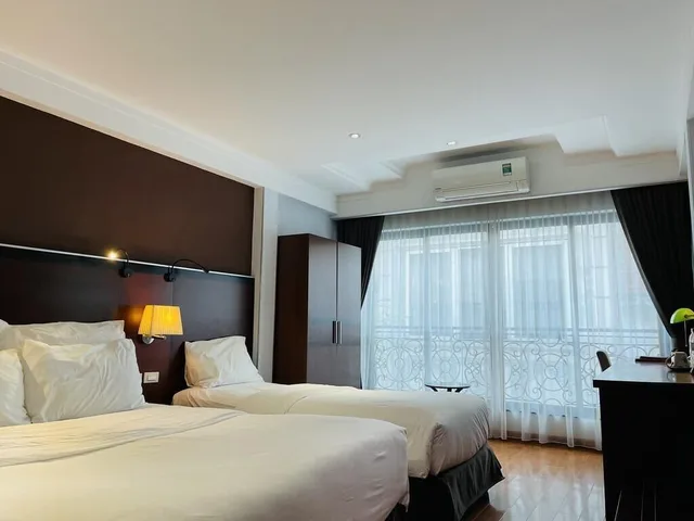 غرفة تنفيذية عائلية بسرير مزدوج وسرير فردي، The Vancouver Hotel Ninh Binh 1/8