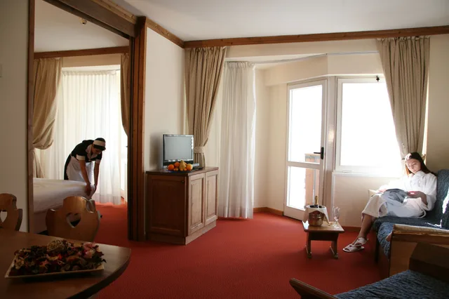 غرفة عائلية بسرير مزدوج وسريرين منفصلين، Hotel Alaska Cortina 4/7