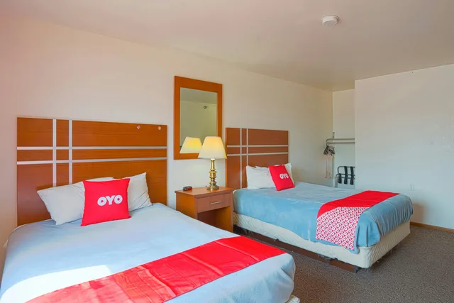 غرفة بسريرين مزدوجين لذوي الإعاقة، OYO Hotel Redwood Falls near Jackpot Casino 4/8