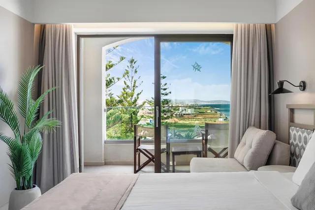 غرفة سوبيريور بسرير مزدوج أو سريرين منفصلين بإطلالة جزئية على البحر، Creta Star Hotel - Adults Only 2/9