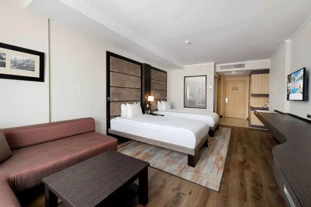غرفة سوبيريور بسريرين منفصلين لغير المدخنين، Ramada Plaza By Wyndham Istanbul City Center 1/4