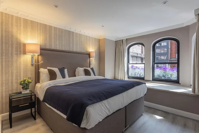2 Bedrooms, Executive, Apartment, 2 King Beds, Mayfair House 4/10