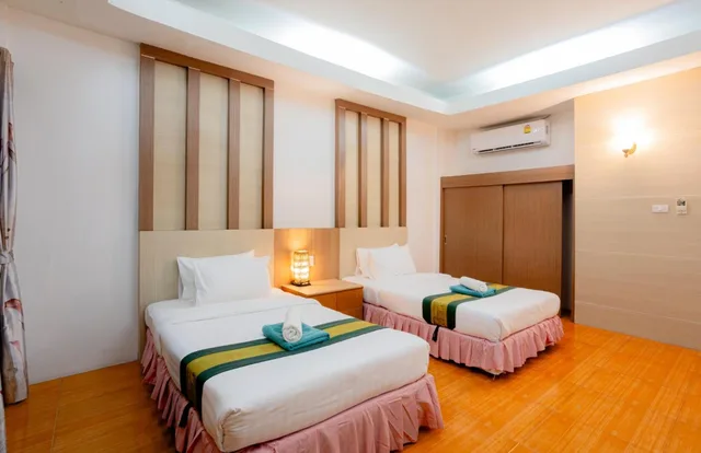 Semi Detached, Deluxe, Cottage، Tonsai Bay Resort 8/10