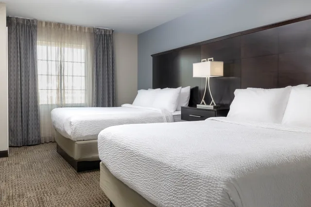 جناح بسريرين مزدوجين بغرفتي نوم، Staybridge Suites Corona South 2/10