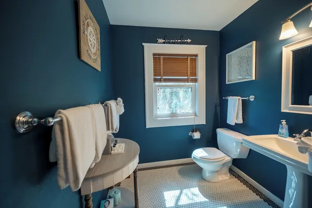 كوخ بسرير كينج وسرير كوين بإطلالة على الشاطئ، Elizabeth Pointe Lodge 8/10