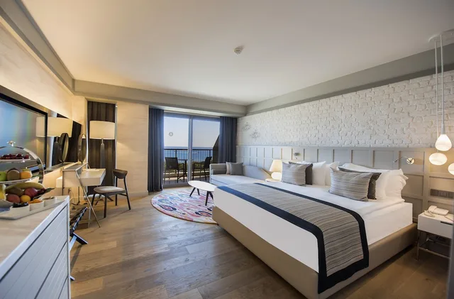 Deluxe Room Direct Sea View، Acanthus and Cennet Barut Collection 2/9