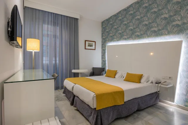 غرفة بسرير مزدوج أو سريرين منفصلين، Bh Atarazanas Malaga Boutique Hotel 1/2